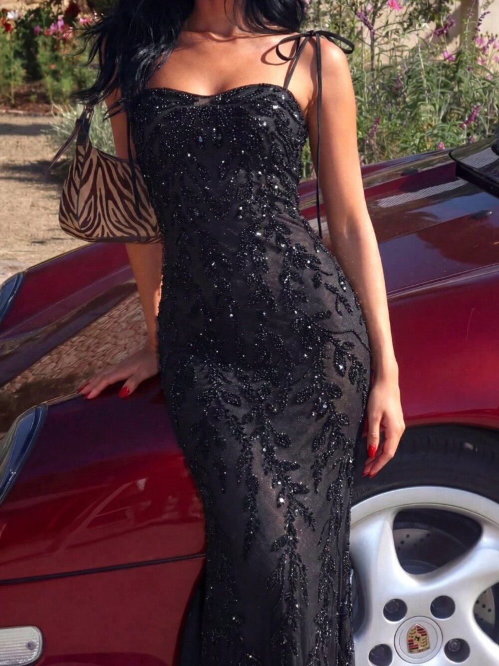 Black Elegant Women's Sequin Beaded Pattern Waist-Cinching Maxi Dress